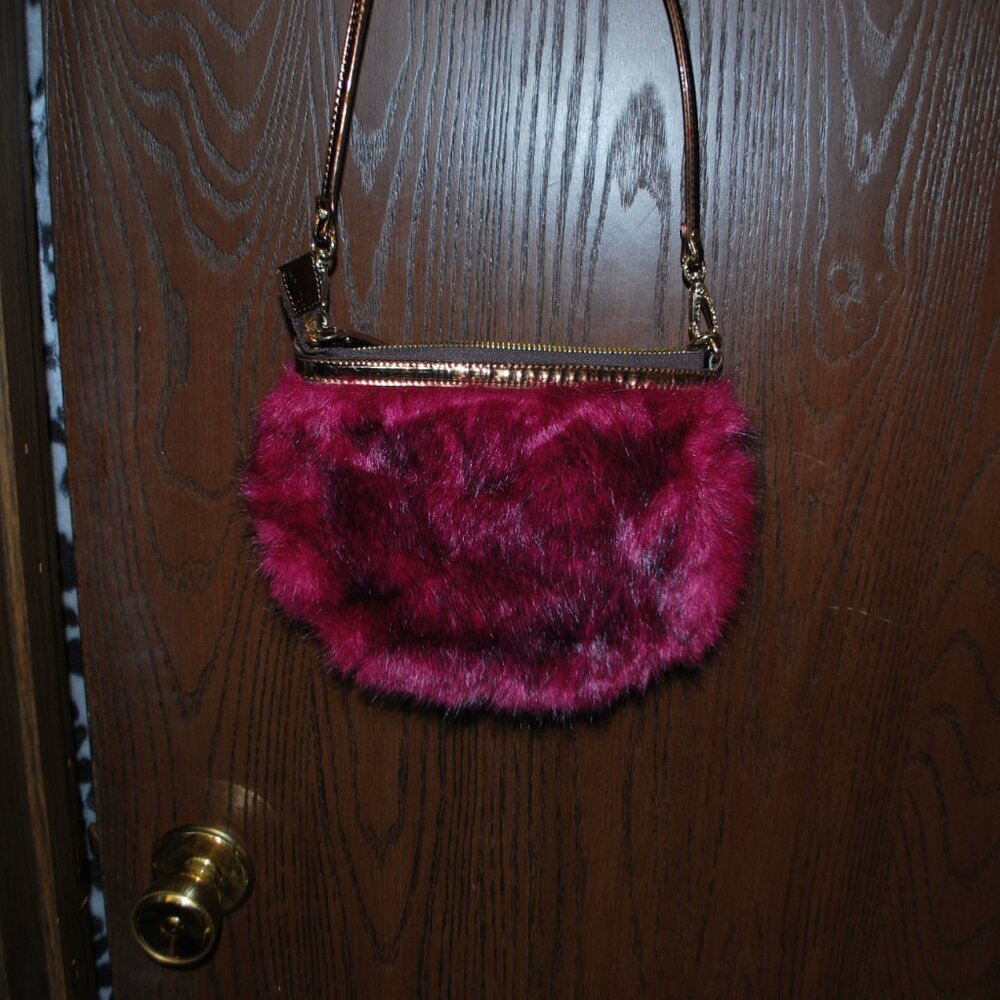 Cute Sharif Maroon Fur Purse w/2 Straps - Picture 5 of 9